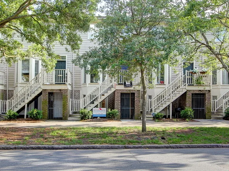 Gardens on Gaston — Photo 12