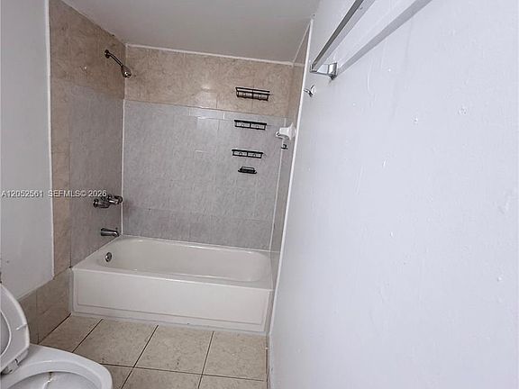 5th image of 625 NW 177th St #107
