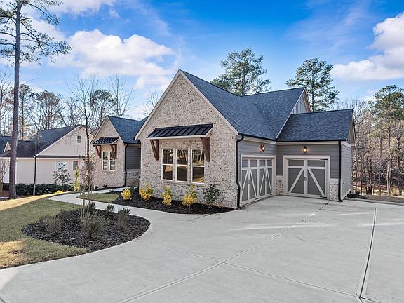 5th image of 1051 Pinehurst Dr