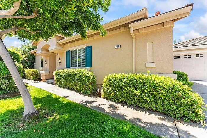 742 Langrick Ct — Photo 4