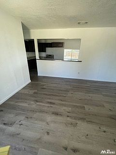 3rd image of 905 W Aspen Ave