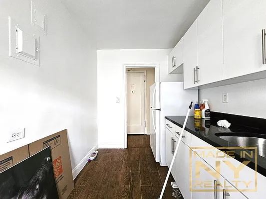 Rented by Made In NY Realty | media 10