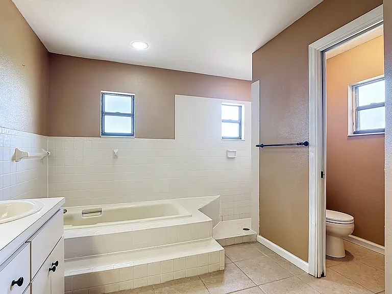 2108 Jonathan Ln — Photo 18