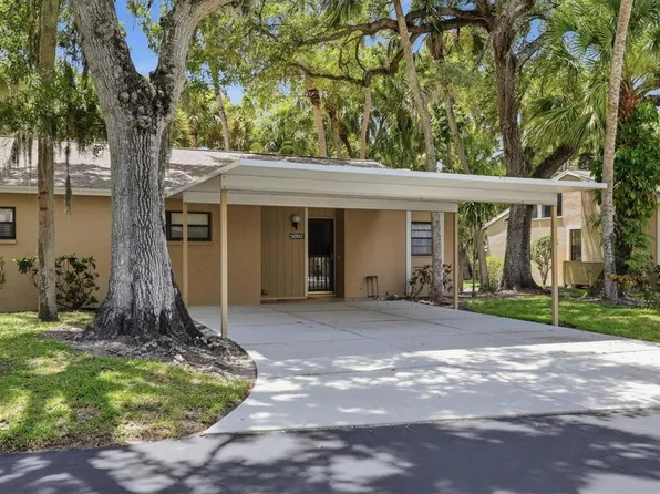 5063 Village Gardens Dr #9, Sarasota, FL 34234