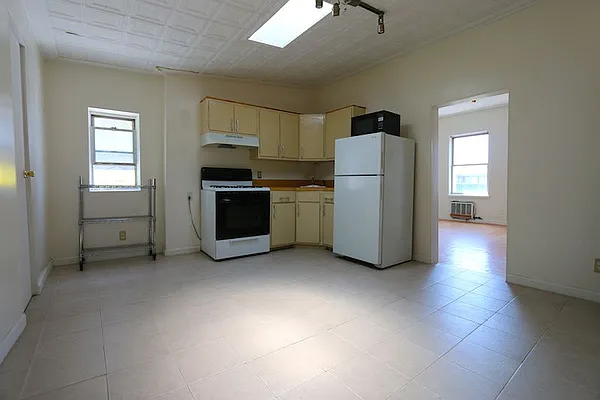 Rented by Compass | media 10