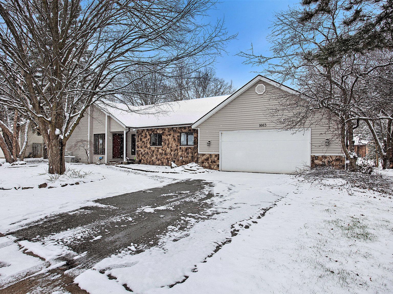 1663 Oakvale Dr SW, Wyoming, MI 49519 | Zillow