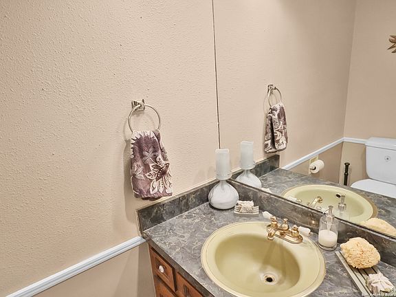 2nd image of 2233 LOTUS BLOSSOM ST
