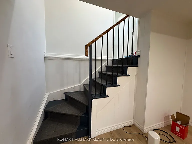 12 Wardencourt Dr #LOWER — Photo 29