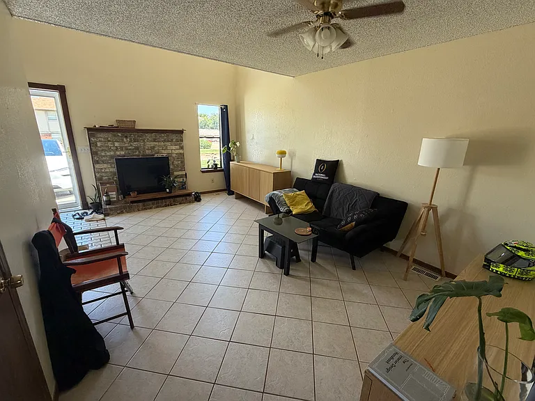 1020 Chowning Ave — Photo 3