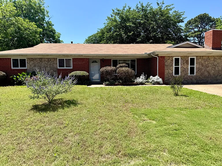 6728 Karen Dr — Photo 1