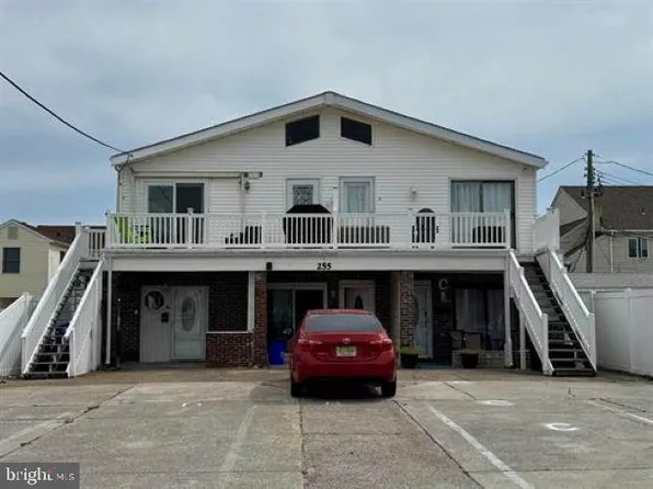 255 13th St S #D, Brigantine, NJ 08203