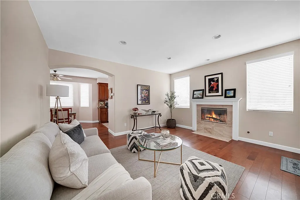 3 bed, 2.5 bath, 1766 sqft, $5,500 — Photo 3