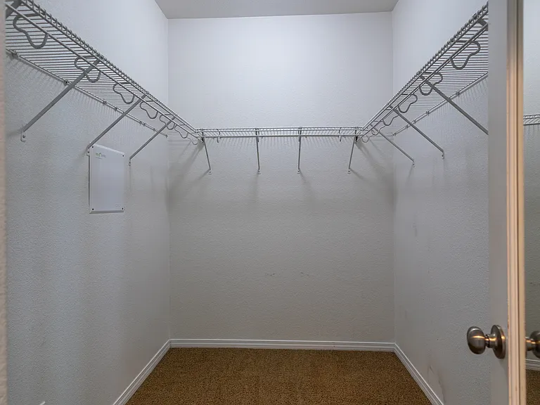 9380 Dauchy Ave — Photo 29