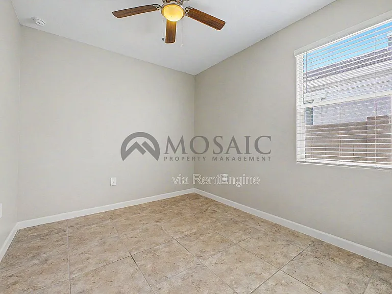 10617 S 54th Ln — Photo 18