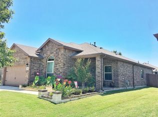 144 Spring Dr, Saginaw, TX 76131