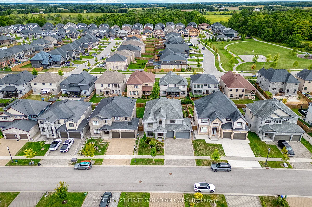 Building Photo - 754 Jackpine Way