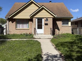3449 N 77th St, Milwaukee, WI 53222