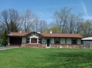 34 Circle Dr E, Montgomery, IL 60538