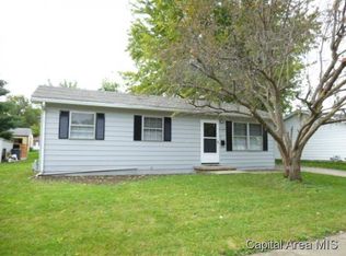 17 Sommerset Dr, Jacksonville, IL 62650