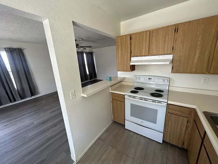 612 Butte St #B — Photo 8