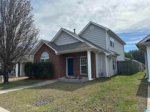 3rd image of 2202 Village Ln