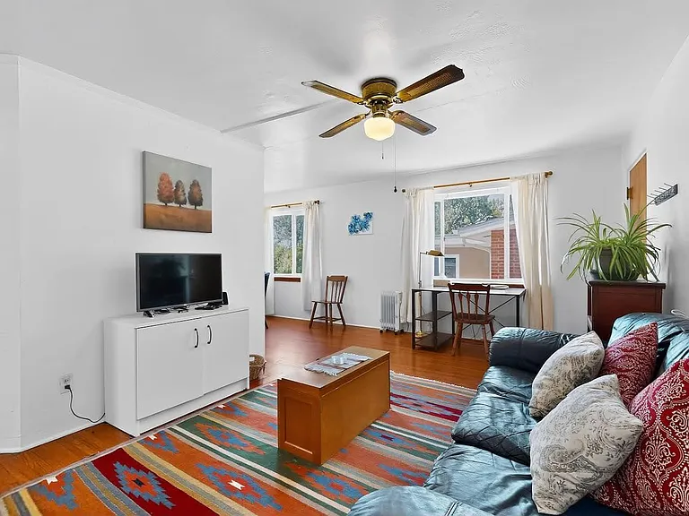 735 Jefferson St NE — Photo 2