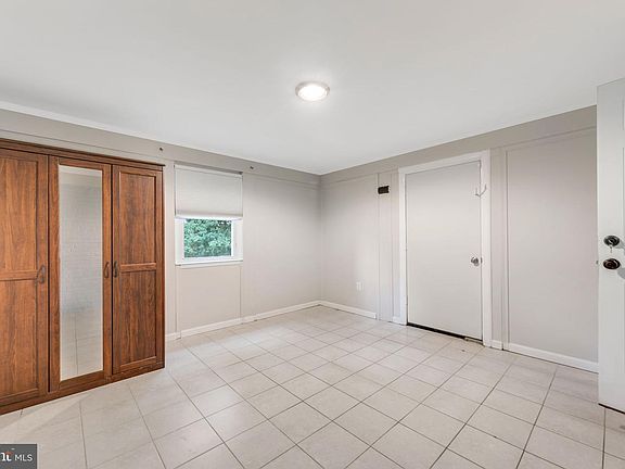5th image of 2703 Gaither St