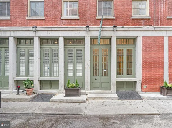 6 S Strawberry St, Philadelphia, PA 19106