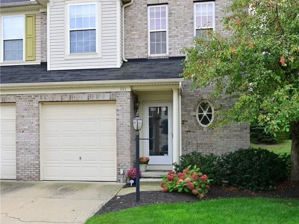 111 Ledgestone Ct, Berea, OH 44017