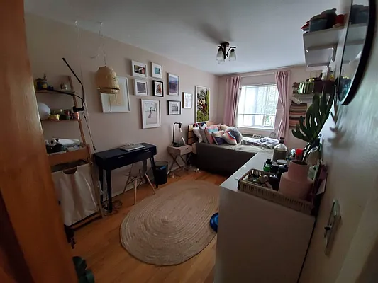 Rented by Gold-Stone Realty | media 19