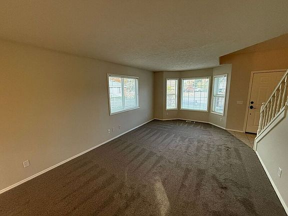 3rd image of 1049 Yorkshire Ct SE