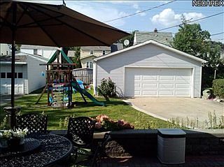 4th image of 21831 Roberts Ave