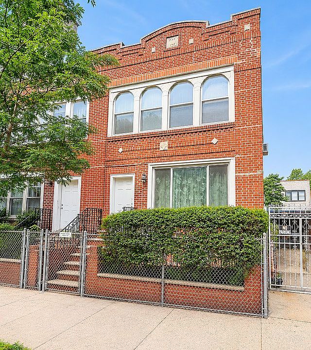 1st image of 2052 Union St
