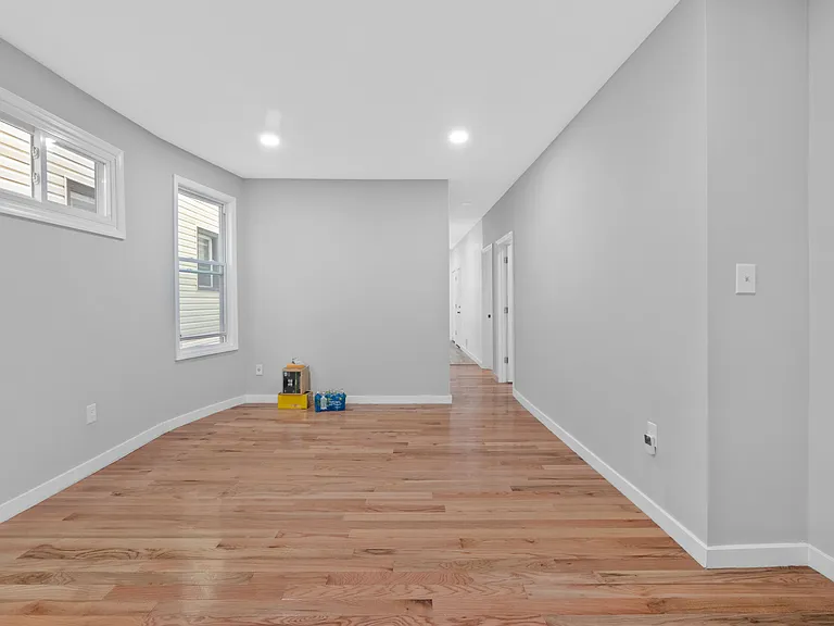 189 Clerk St #1 — Photo 8