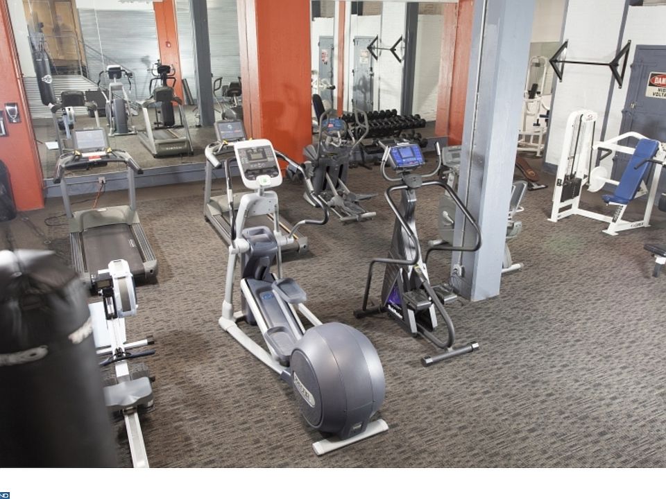 2nd image of 312 Walnut St #615