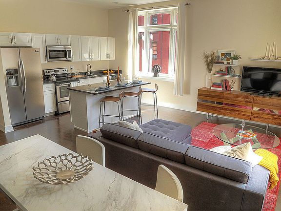 Experience stylish urban living with this modern and inviting open-concept space.