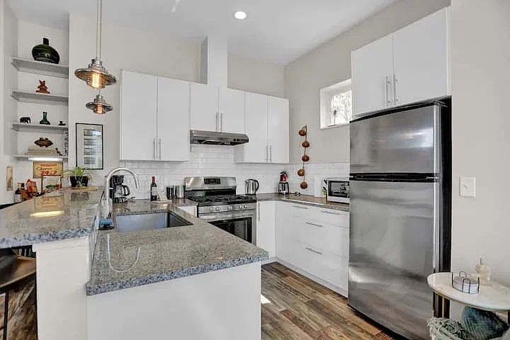 1 bed, 500 sqft, $1,995 — Photo 1