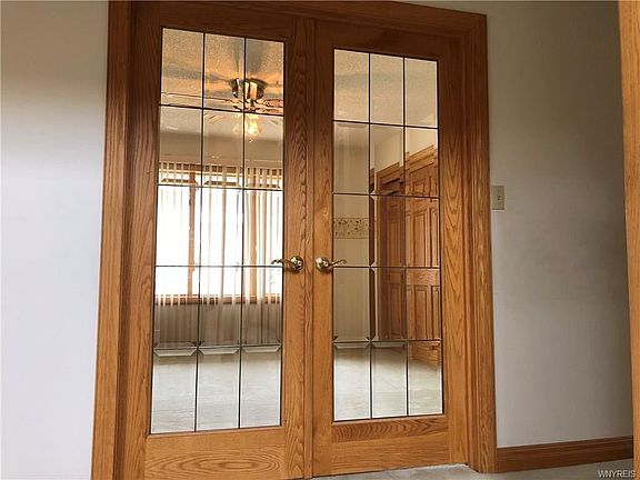 5th image of 83 Burke Dr