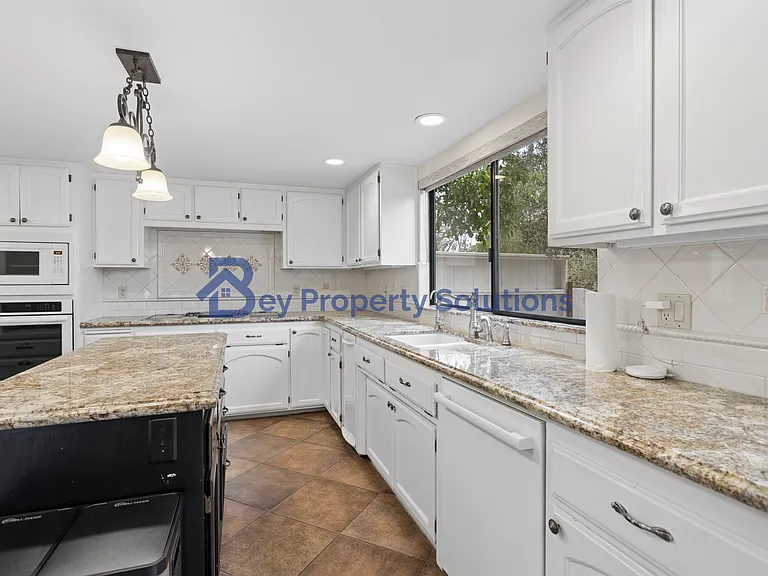 599 Woodland Dr — Photo 16