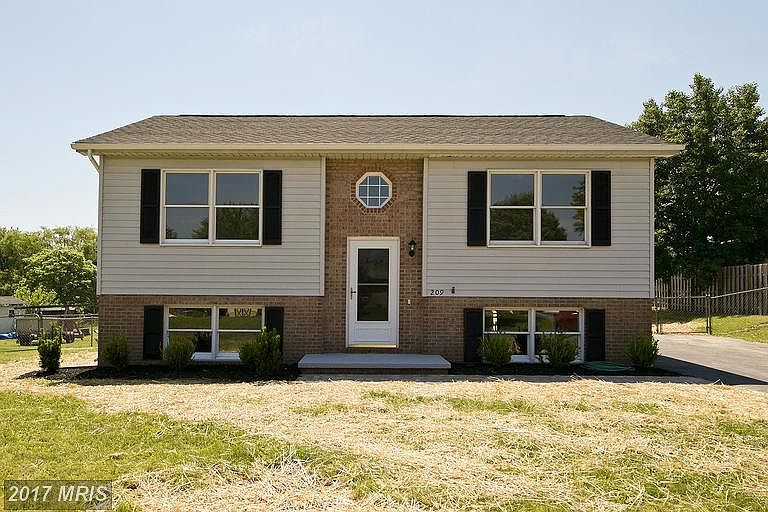 1st image of 209 Tanager Dr