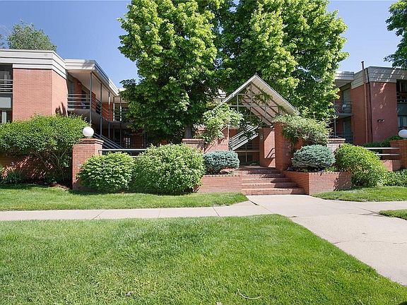 3rd image of 625 Pearl St APT 28