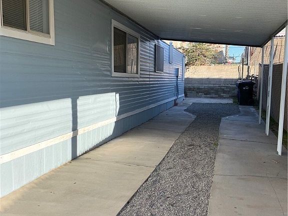 4th image of 711 Malibu Drive #2