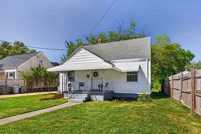 3 bed, 1225 sqft, $1,750 — Photo 3