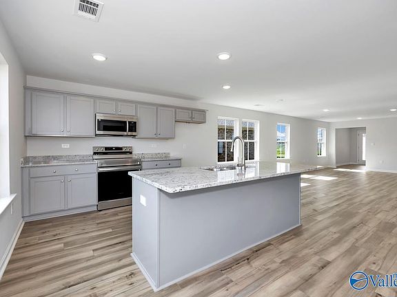 4th image of 165 Whitner Dr
