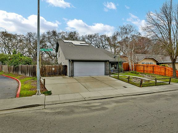 4th image of 3006 Burl Hollow Dr