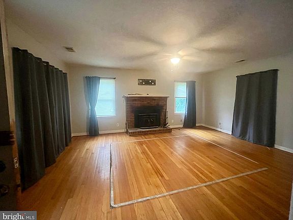 4th image of 100 South St