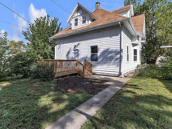 4th image of 2634 Olive St