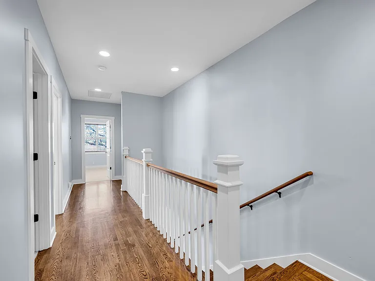 1109B S Douglas Ave — Photo 34