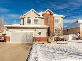1st image of 425 E Ivy Woods Ln