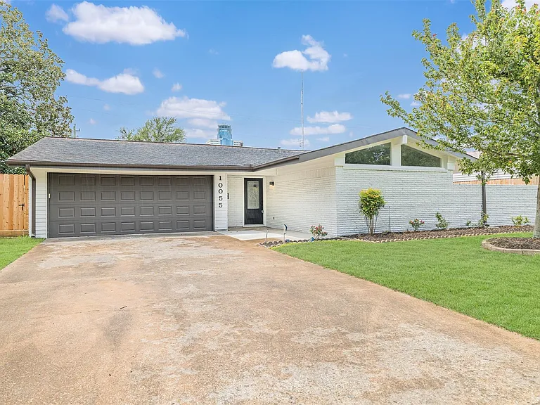 10055 Larston St — Photo 1